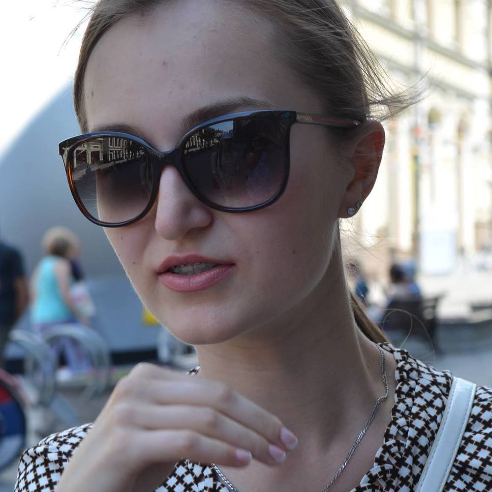 Meet your Posher, Azaliya